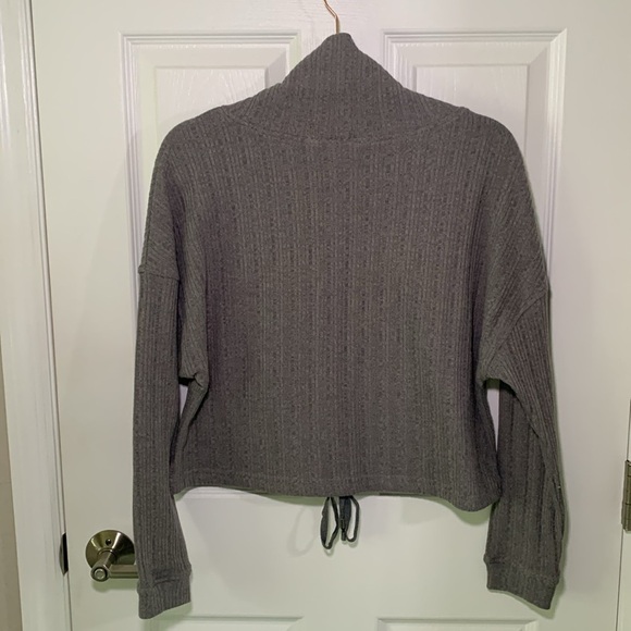 Lulu’s gray ribbed knit turtleneck crop lounge top size medium - Picture 4 of 9